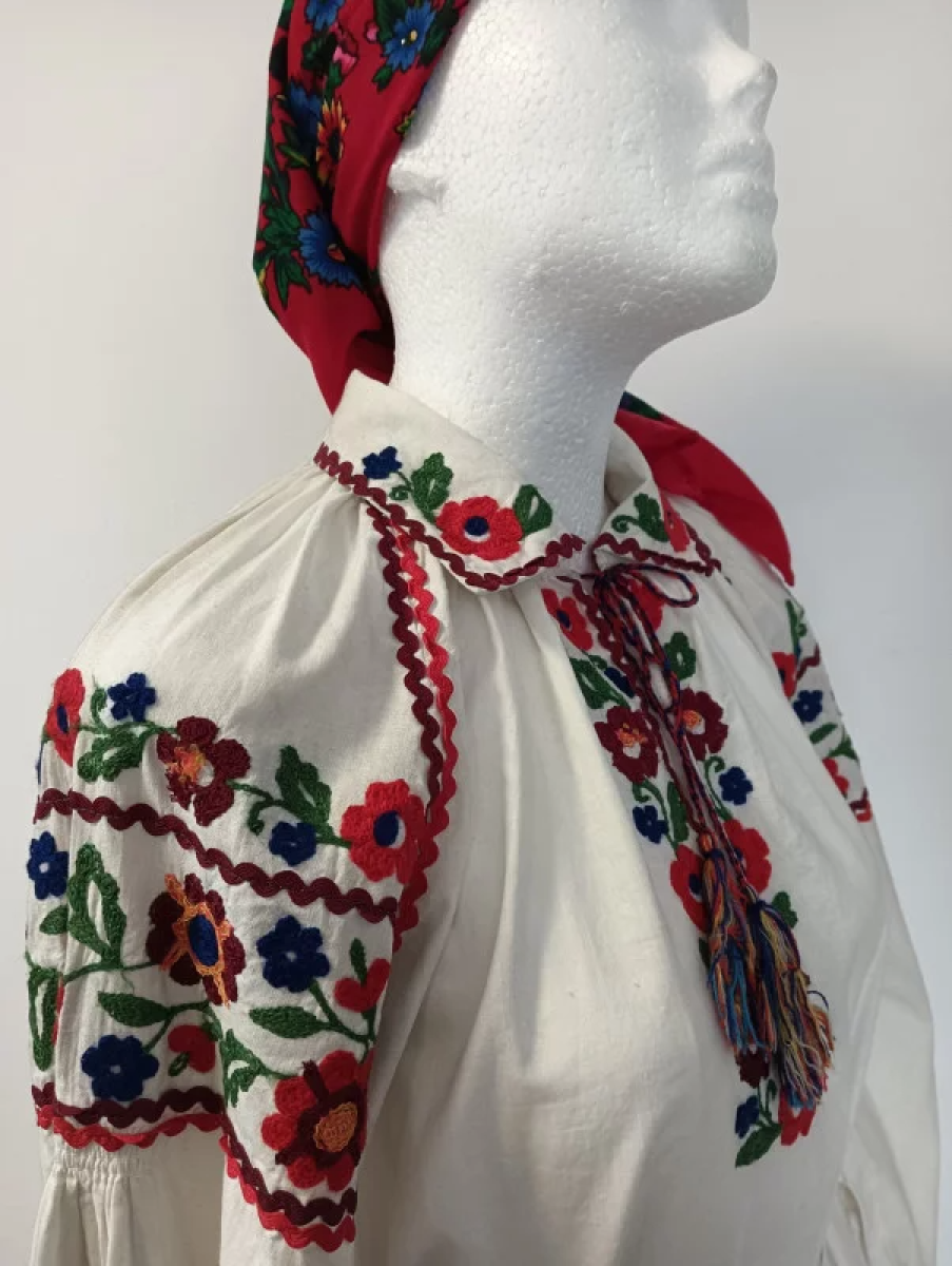 bluzka-damska-stylizowana-ukrainska_l