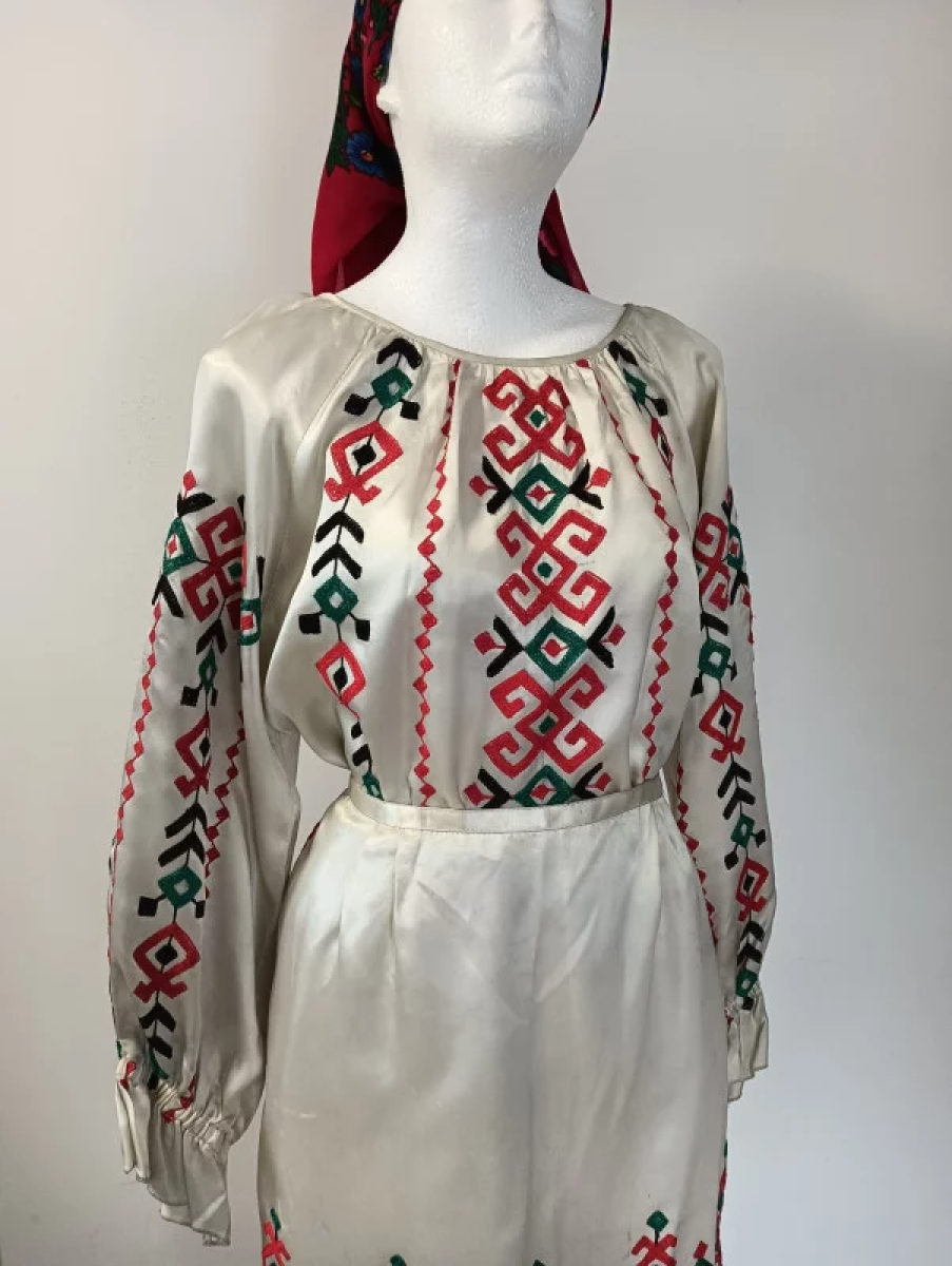 bluzka-stylizowana-satynowa-ukrainska.2_l